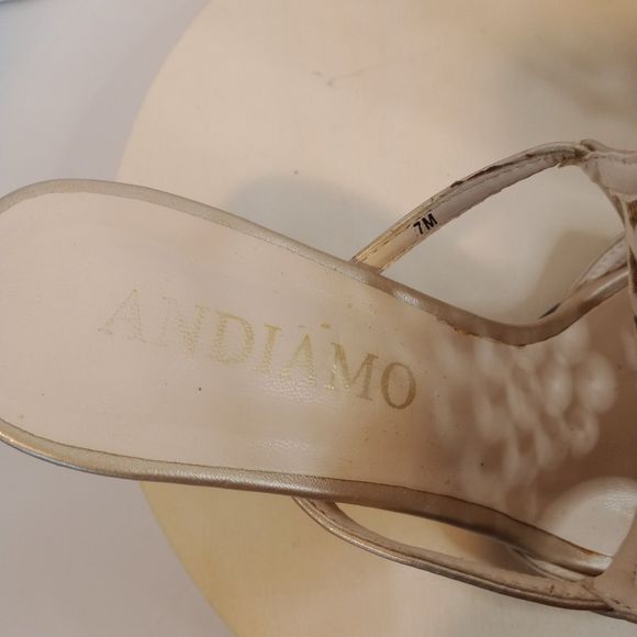 ANDIAMO Gold Double Strap Dressy Open Toe Women 3" Heels Size 7M - Picture 2 of 14